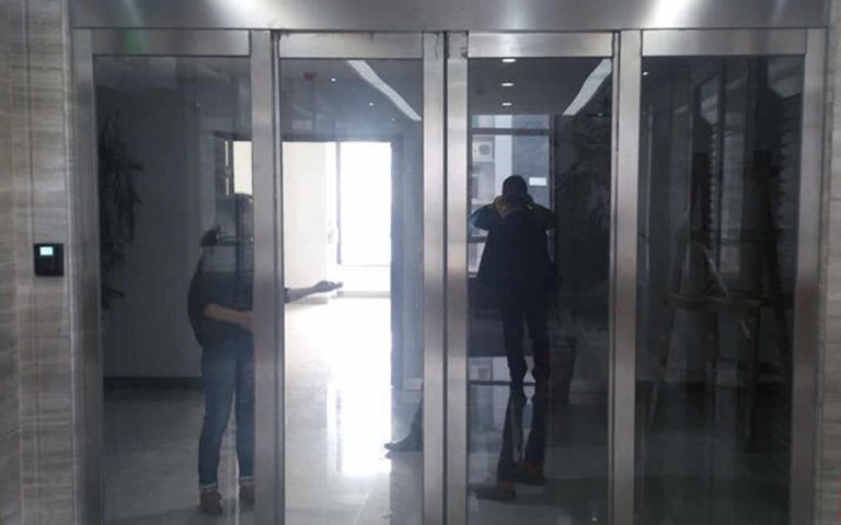 環(huán)能科技有限公司選定山西超躍安防玻璃感應(yīng)門(mén)