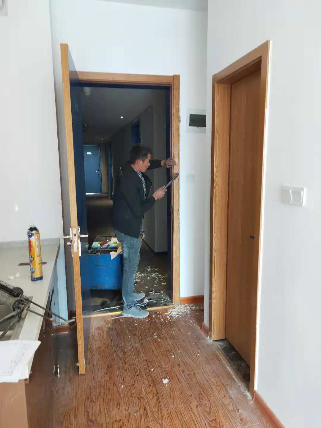 2018年11月16日大學(xué)城維修入戶門